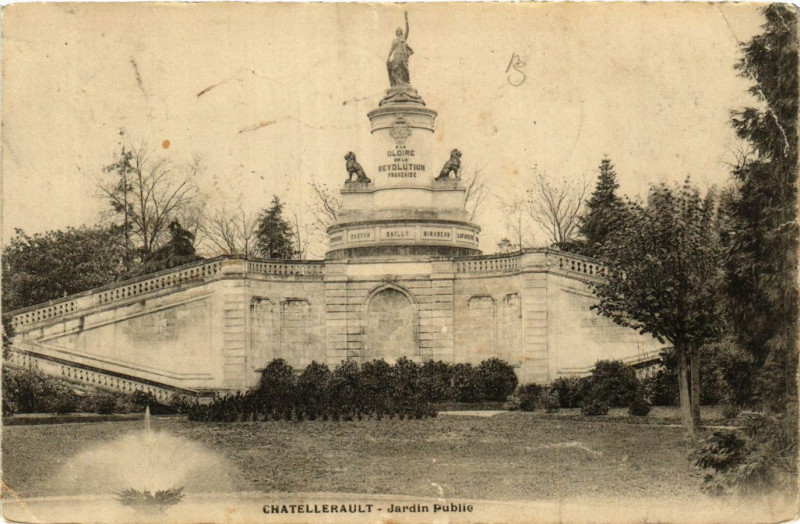 Carte postale ancienne Chatellerault - Jardin Public à Châtellerault