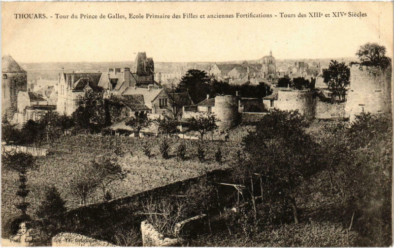 Carte postale ancienne Thouards - Tour du Prince de Galles