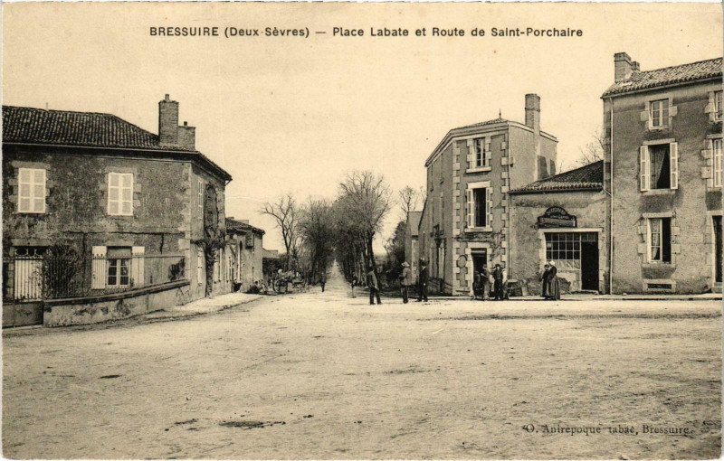 Carte postale ancienne Bressuire - Place Labate à Bressuire
