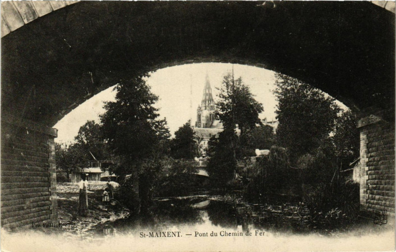Carte postale ancienne Saint-Maixent - Pont du Chemin de Fer