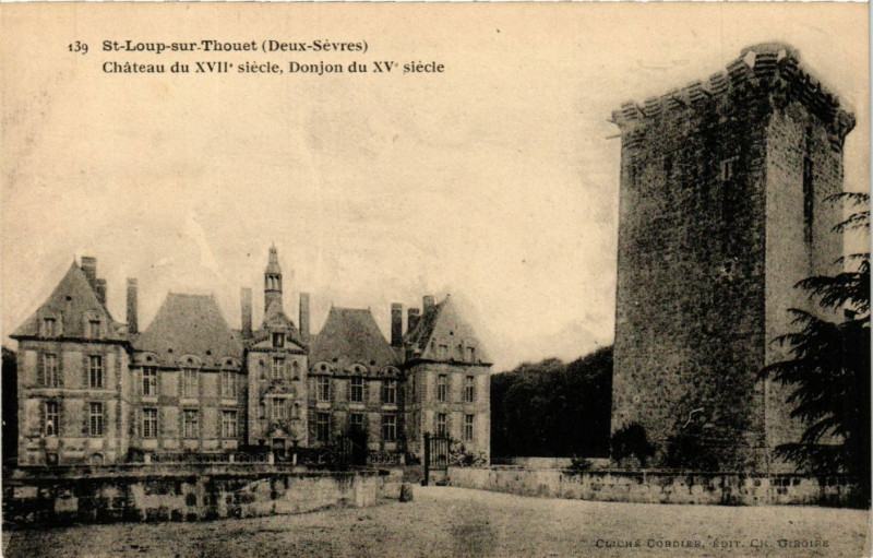 Carte postale ancienne Saint-Loup sur Thouet - Chateau du Xvii siecle