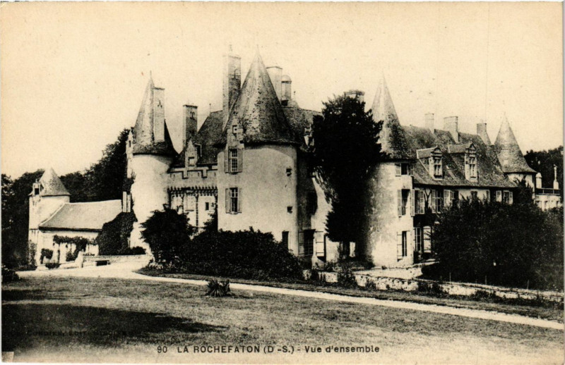 Carte postale ancienne La Rochefaton - Vue d'Ensemble