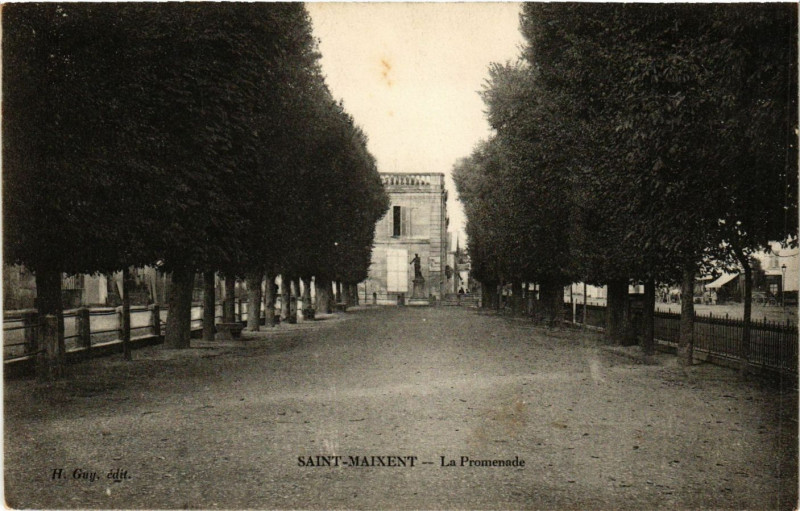 Carte postale ancienne Saint-Maixent - La Promenade à Rom