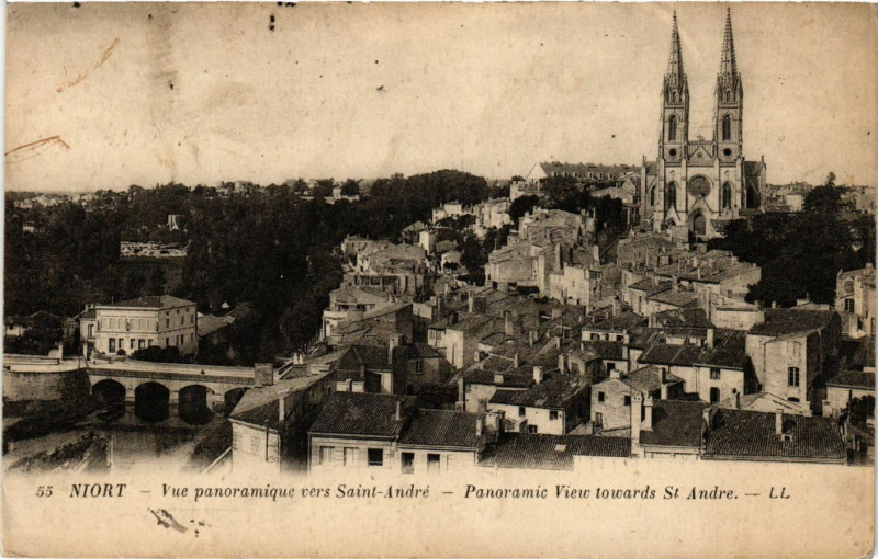 Carte postale ancienne Niort - Vue panoramique vers Saint-Andre à Niort