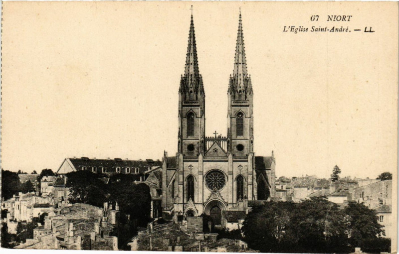 Carte postale ancienne Niort - L'Eglise Saint-Andre à Niort