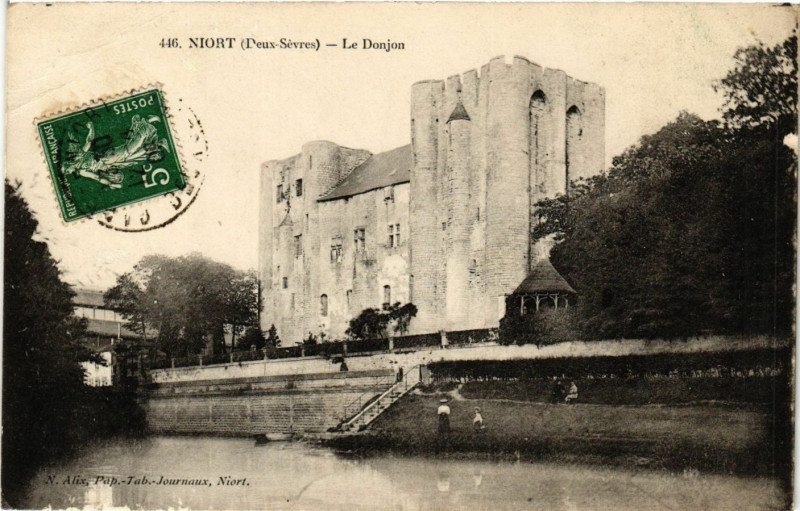 Carte postale ancienne Niort - Le donjon à Niort