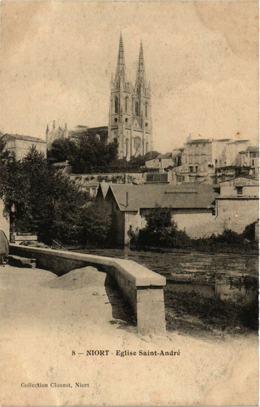 Carte postale ancienne Niort - Eglise Saint-Andre à Niort