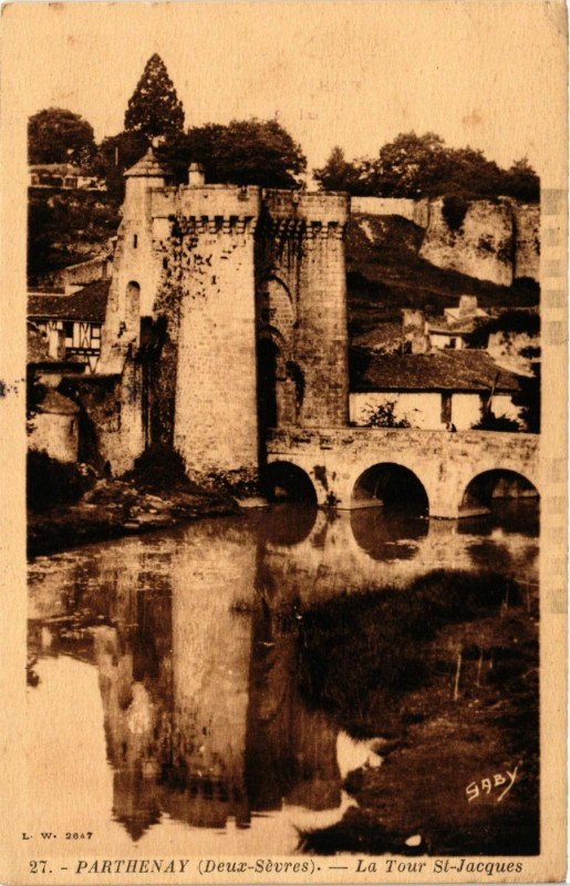 Carte postale ancienne Parthenay - La tour Saint-Jacques à Parthenay