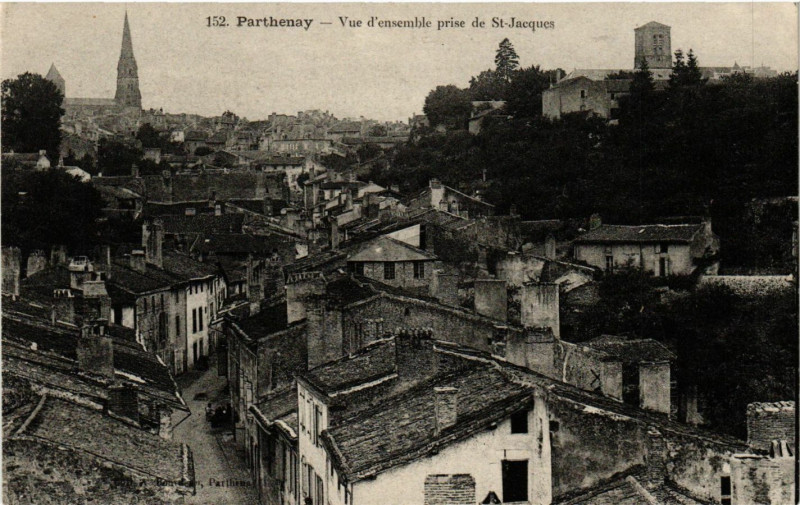 Carte postale ancienne Parthenay - Vue d'ensemble prise de Saint-Jacques à Parthenay