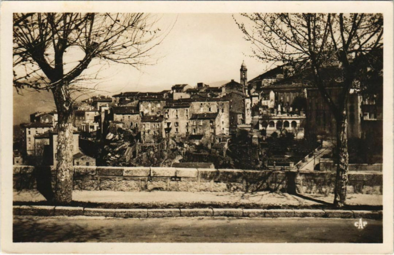 Carte postale ancienne Sartene vue prise de la Route de Bonifacio Corsica à Sartène