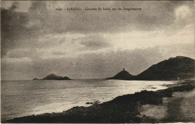 Carte postale ancienne Ajaccio Coucher du Soleil sur les Sanguinaires Corsica à Ajaccio