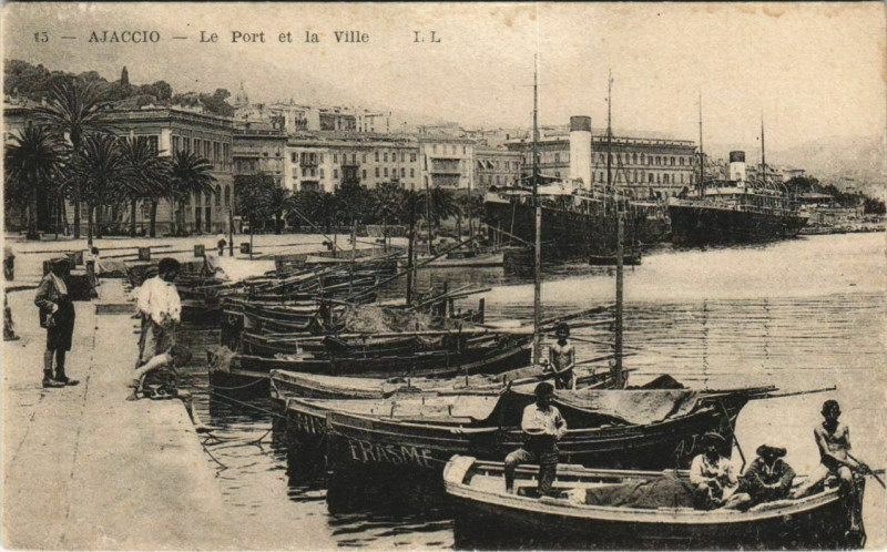 Carte postale ancienne Ajaccio Le Port et la Ville Corsica à Ajaccio