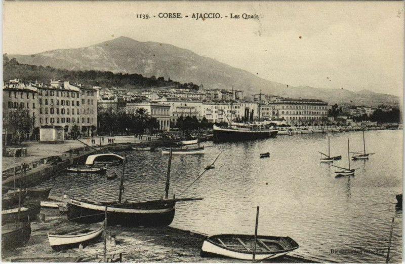 Carte postale ancienne Ajaccio Les Quais Corsica à Ajaccio
