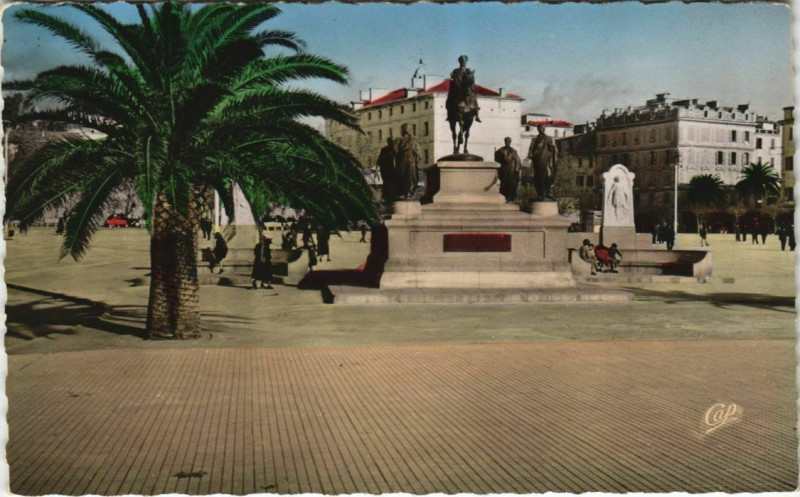 Carte postale ancienne Ajaccio Monument de Napoleon et ses quatre freres Corsica à Ajaccio