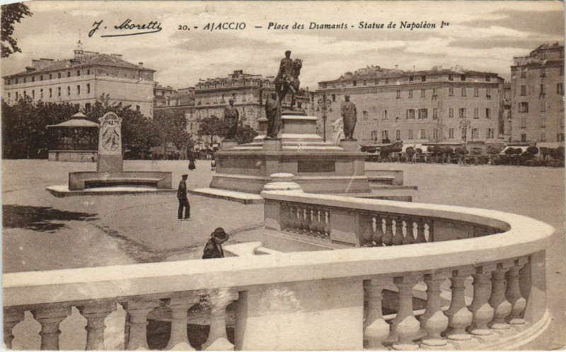 Carte postale ancienne Ajaccio Place des Diamants ,Statue de Napoleon Corsica à Ajaccio