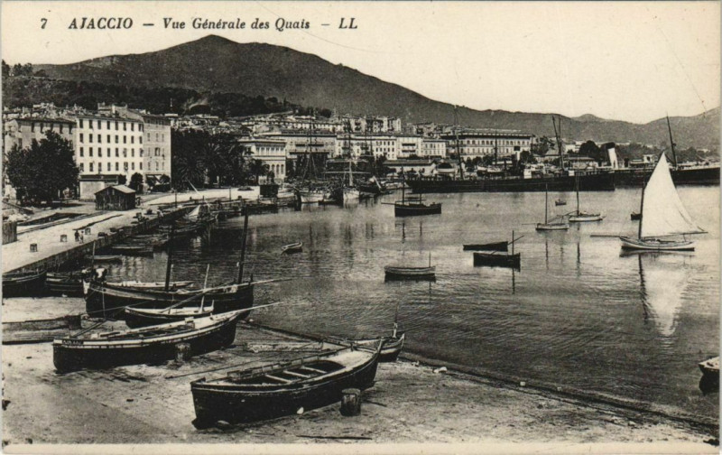 Carte postale ancienne Ajaccio vue generale des Quais Corsica à Ajaccio