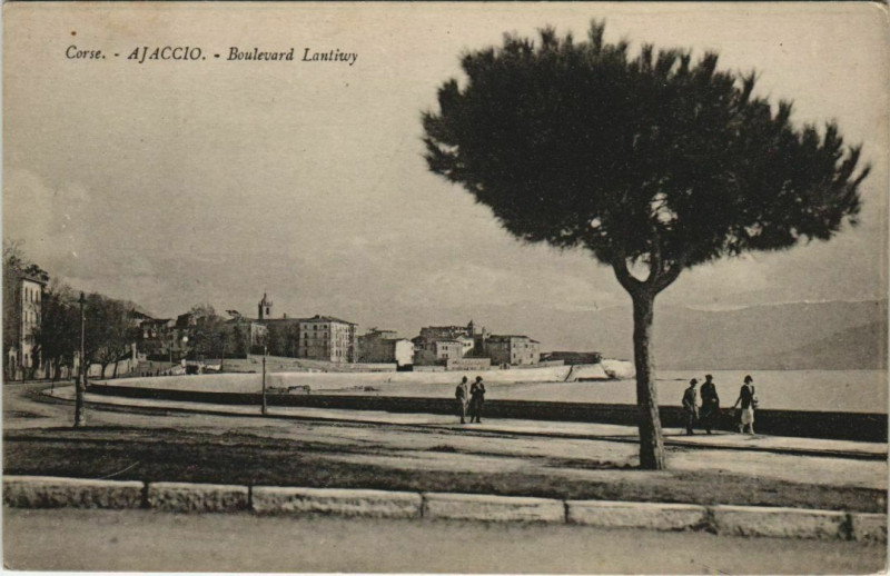 Carte postale ancienne Ajaccio Boulevard Lantiwy Corsica à Ajaccio