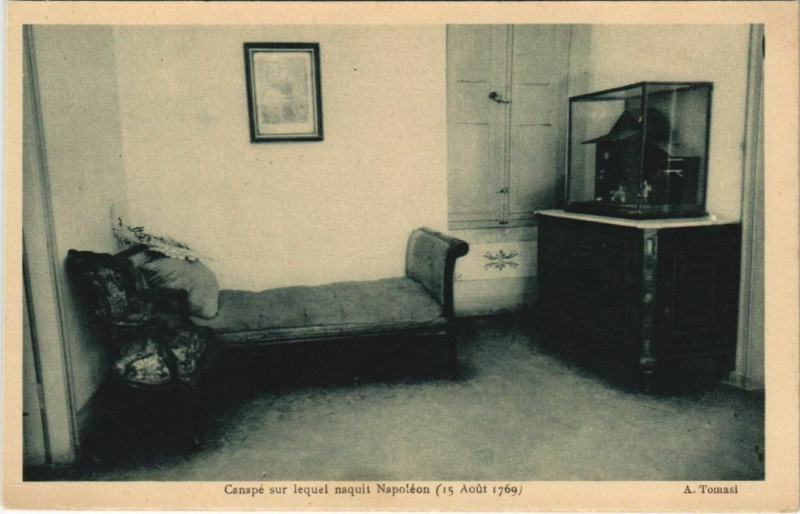 Carte postale ancienne Ajaccio Canape sur lequel naquit Napoleon Corsica à Ajaccio