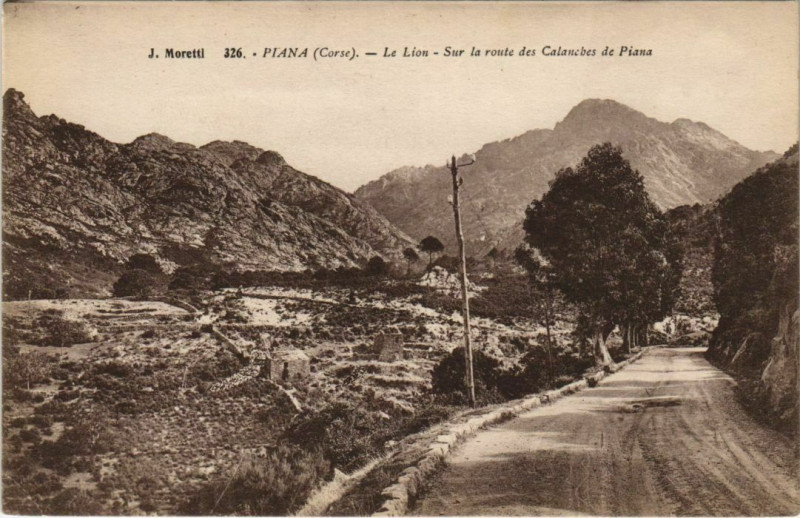Carte postale ancienne Piana - Le Lion - Sur la Route des Calanches Corsica - Corse à Piana