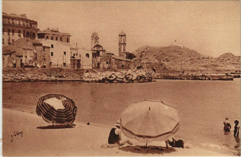 Carte postale ancienne Ile Rousse - La Plage Corsica - Corse
