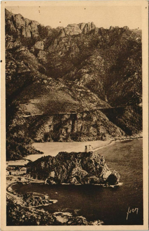 Carte postale ancienne Porto - Le Rocher et le Chateau Corsica - Corse à Orto