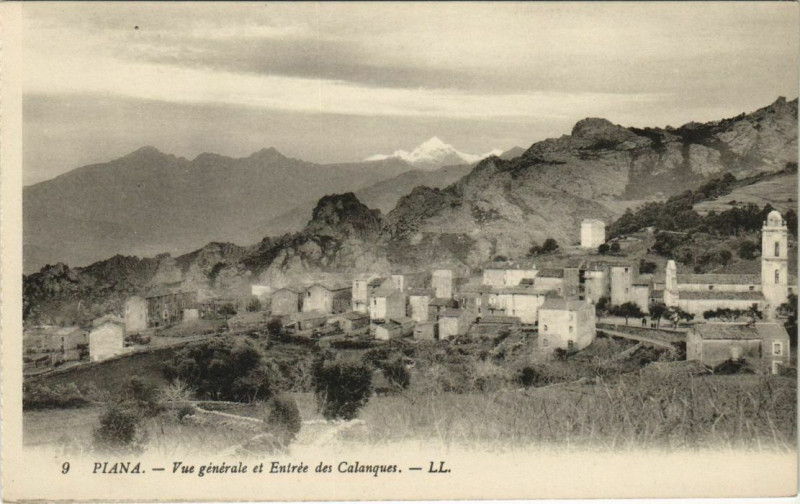 Carte postale ancienne Vue Generale et Entree des Calanques Corsica - Corse
