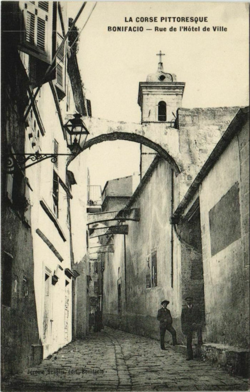 Carte postale ancienne Bonifacio - Rue de l'Hotel de Ville Corsica - Corse à Bonifacio