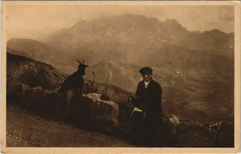 Carte postale ancienne Bonifacio - Jeune Patre Corsica - Corse à Bonifacio