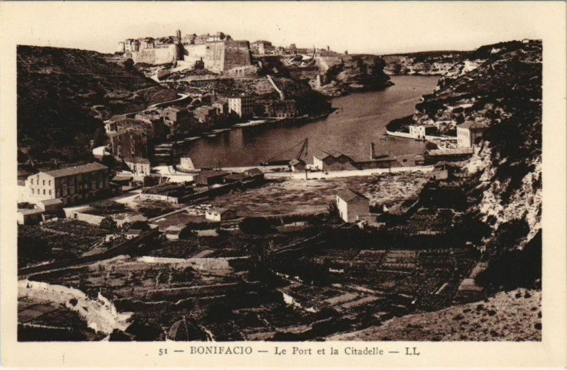 Carte postale ancienne Bonifacio - Le Port et la Citadelle Corsica - Corse à Bonifacio