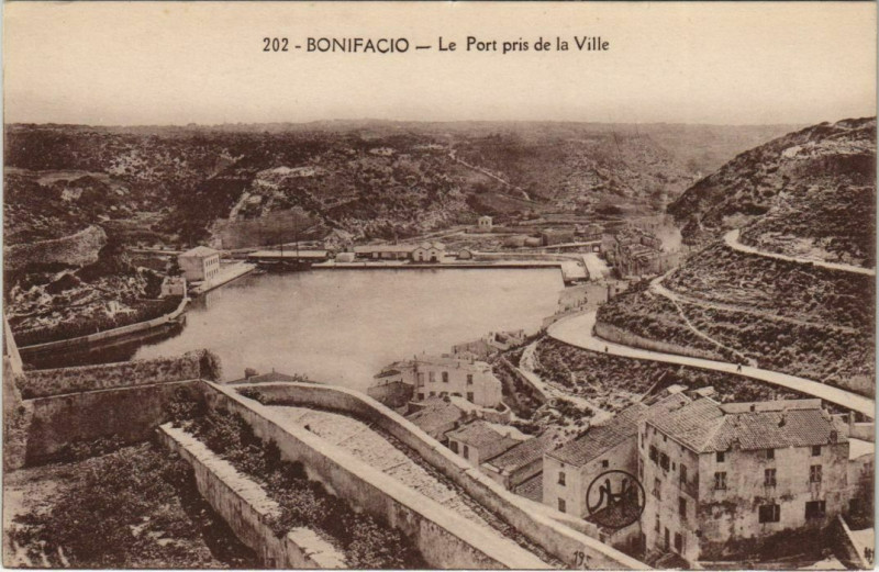 Carte postale ancienne Bonifacio - Le Port pris de la Ville Corsica - Corse à Bonifacio