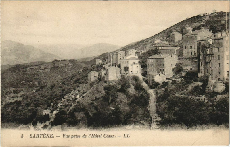 Carte postale ancienne Corse Sartene Vue prise L'Hotel à Sartène