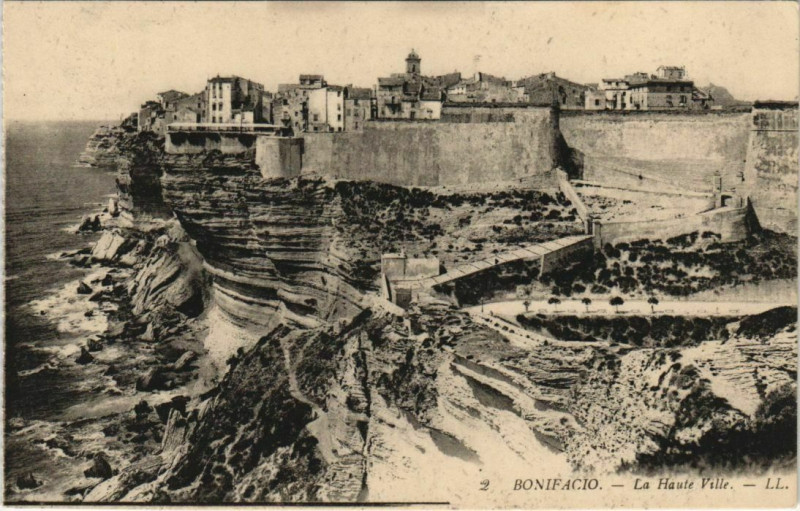 Carte postale ancienne Corse Bonifacio a Haute-Ville à Bonifacio