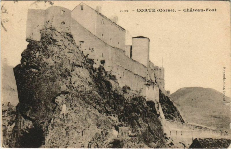 Carte postale ancienne Corte Le Chateau Fort Corsica à Corte