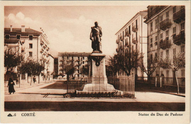 Carte postale ancienne Corte Statue du Duc de Pedoue Corsica à Corte
