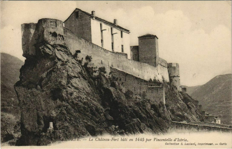 Carte postale ancienne Corte Le Chateau Fort bati en 1445 Corsica à Corte