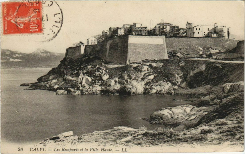 Carte postale ancienne Calvi Les Remparts et la Ville Haute Corsica à Calvi