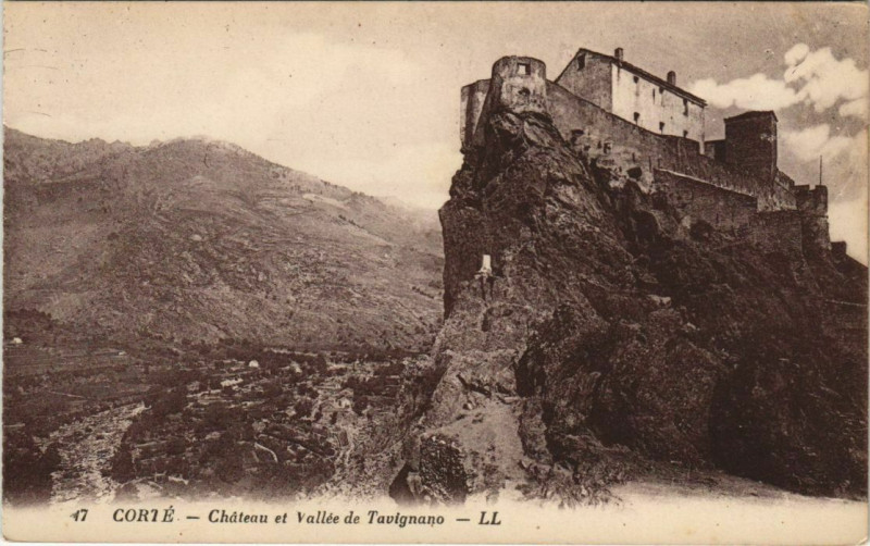 Carte postale ancienne Corte Chateau et Vallee de Tavignano Corsica à Corte