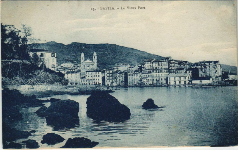 Carte postale ancienne Bastia Le vieux Port Corsica à Bastia