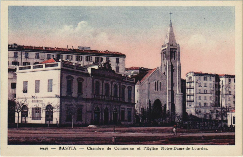 Carte postale ancienne Bastia Chambre de Commerce et Eglise N.-D. De Lourdes Corsica à Bastia