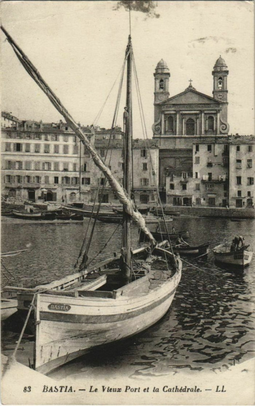 Carte postale ancienne Bastia Le Vieux Port et la Cathedrale Corsica à Bastia
