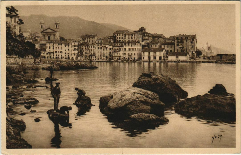Carte postale ancienne Bastia Un coin du Vieux Port Corsica à Bastia