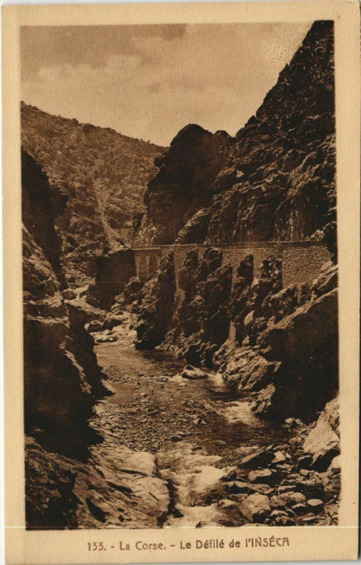 Carte postale ancienne Le Defile de l'Inseca Corsica - Corse