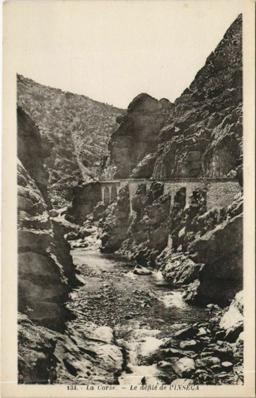 Carte postale ancienne Le Defile de l'Inseca Corsica - Corse
