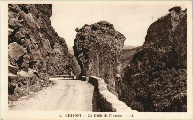 Carte postale ancienne Ghisoni - Le Defile de l'Inzecca Corsica - Corse à Ghisoni