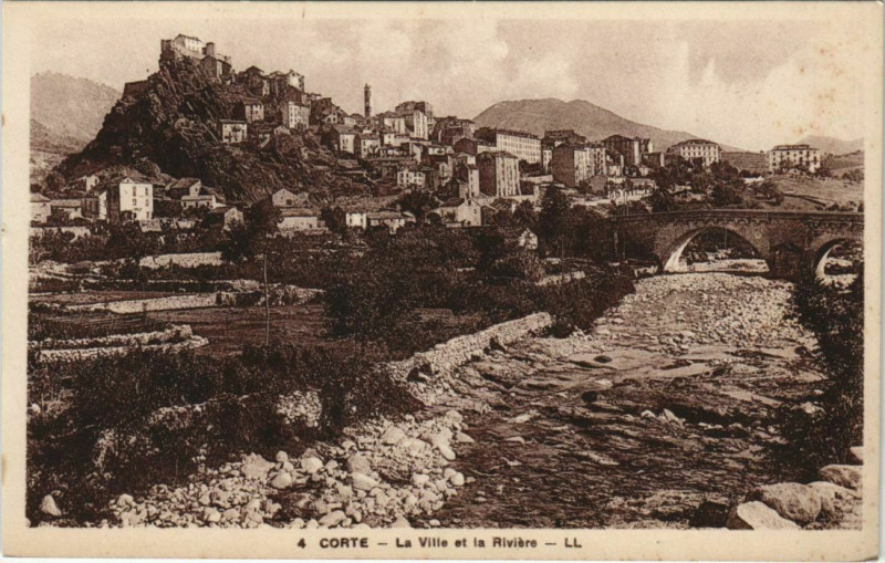 Carte postale ancienne Corse Corte La Ville et la Riviere à Corte