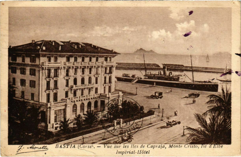 Carte postale ancienne Bastia - Vue sur les Iles de Capraja à Bastia
