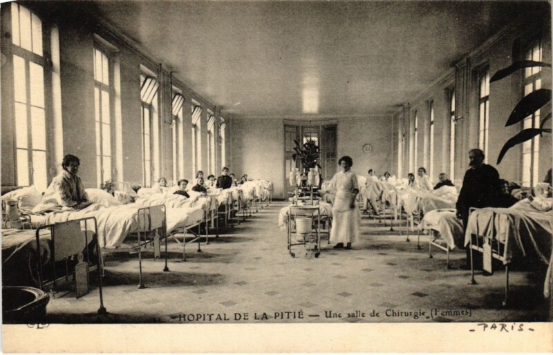Carte postale ancienne Paris 13e Hopital de la Pitie Salle de Chirurgie à Paris 13e