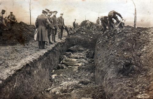 Carte postale ancienne Massengrab Fromelles
