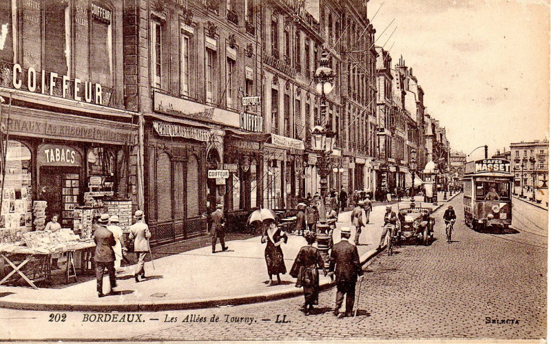 Carte postale ancienne Bordeaux - Allées de Tourny à Bordeaux