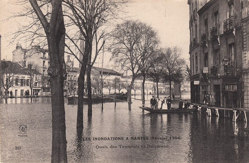 Carte postale ancienne 223. Les Inondations a Nantes (Février 1904). Quais des Tanneurs et Duquesne (February 1904)  à Nantes